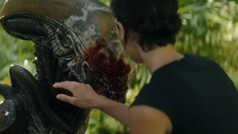 Alien Earth S01E07 screen shot